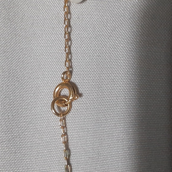 🌹Goldtone pearlescent bead dainty necklace childs - Picture 4 of 5